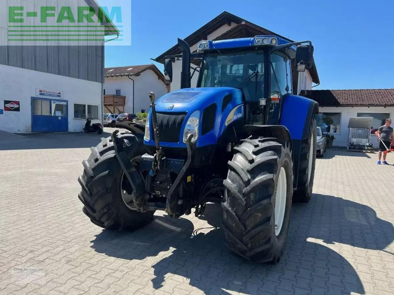 New Holland tvt 135 - Трактор: снимка 4 New Holland tvt 135 - Трактор: снимка 4