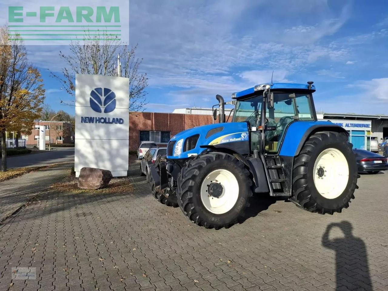 New Holland tvt 145 - Трактор: снимка 2 New Holland tvt 145 - Трактор: снимка 2