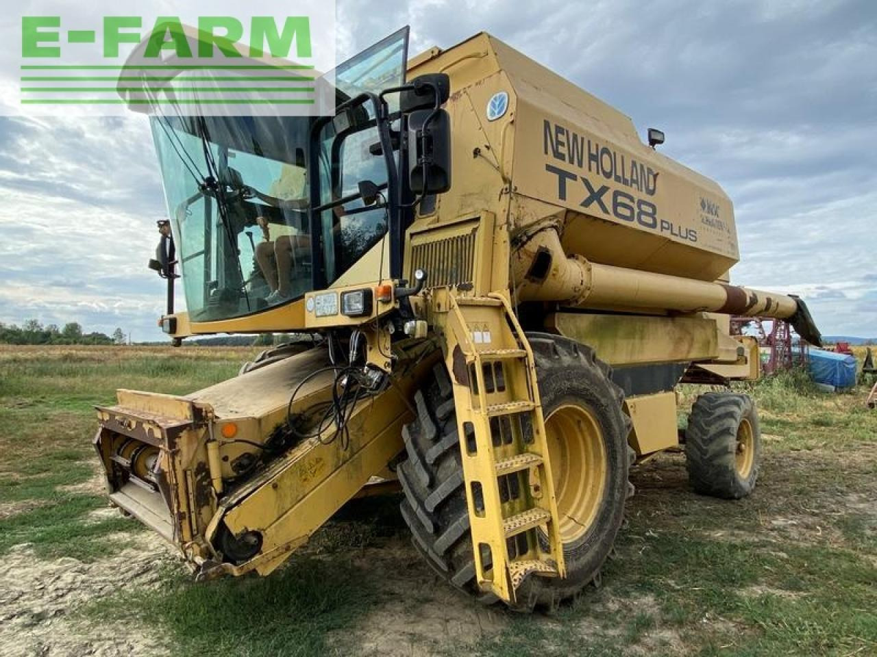 New Holland tx68 plus - Зърнокомбайн: снимка 1 New Holland tx68 plus - Зърнокомбайн: снимка 1