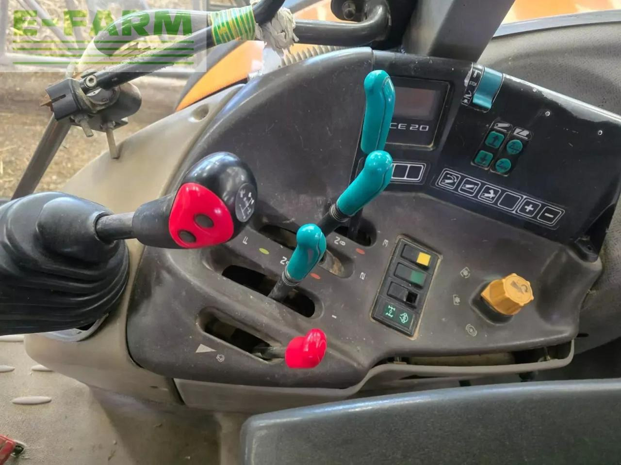 Renault ares 735 rz - Трактор: снимка 4 Renault ares 735 rz - Трактор: снимка 4