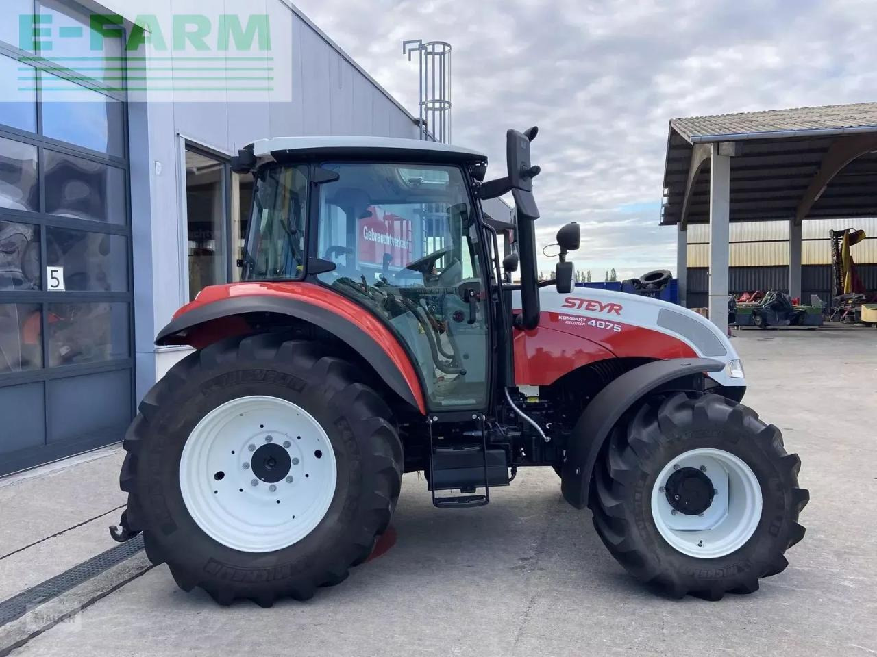 Steyr 4075 kompakt - Трактор: снимка 4 Steyr 4075 kompakt - Трактор: снимка 4