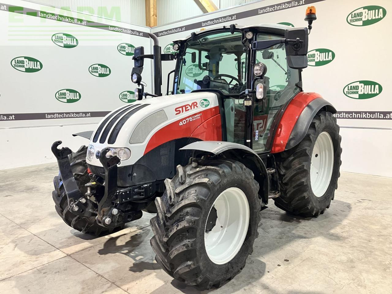 Steyr 4075 kompakt et profi - Трактор: снимка 1 Steyr 4075 kompakt et profi - Трактор: снимка 1