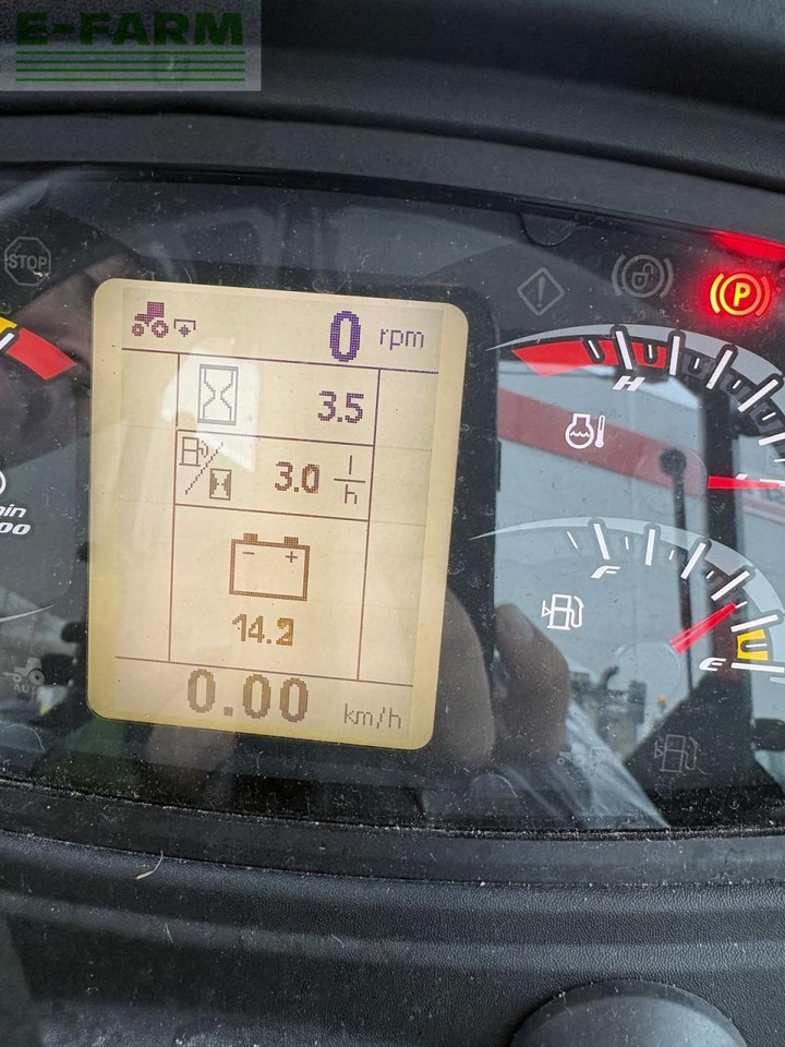 Трактор Steyr 4075 kompakt s (stage v): снимка 13