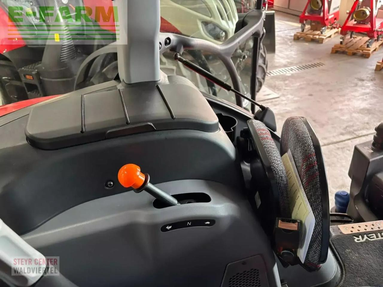 Steyr 4120 multi (stage v) - Трактор: снимка 4 Steyr 4120 multi (stage v) - Трактор: снимка 4