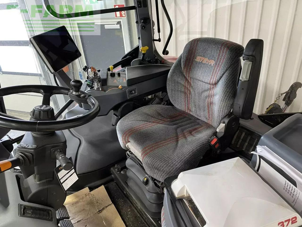 Трактор Steyr 6145 profi: снимка 13