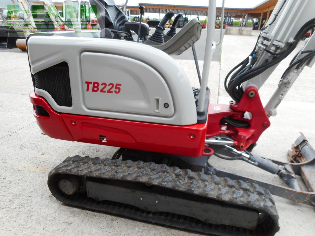 Мини багер Takeuchi tb 225 mit powertilt + 3 löffel ( service neu ): снимка 15