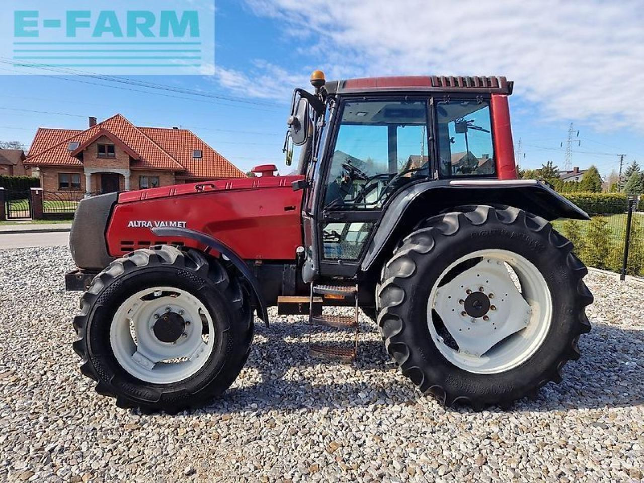 Valtra 8050 hitech HiTech - Трактор: снимка 3 Valtra 8050 hitech HiTech - Трактор: снимка 3