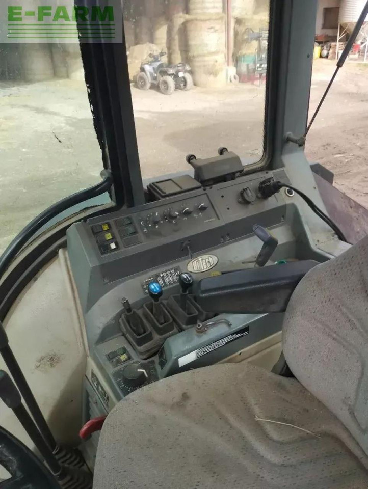 Valtra 8050 hitech HiTech - Трактор: снимка 3 Valtra 8050 hitech HiTech - Трактор: снимка 3