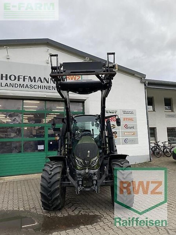 Valtra g135 v schlepper - Трактор: снимка 1 Valtra g135 v schlepper - Трактор: снимка 1