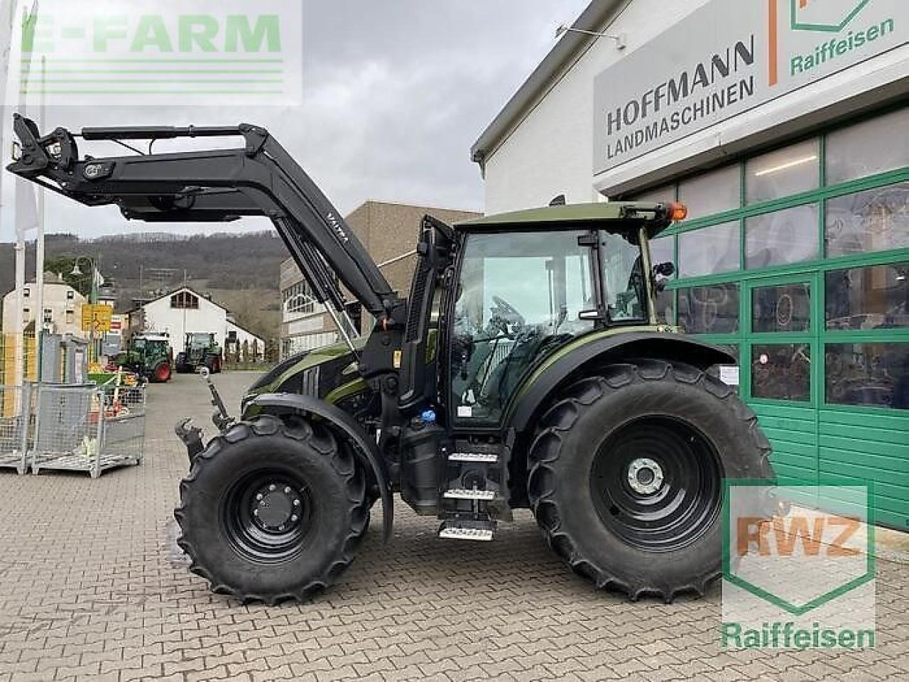 Valtra g135 v schlepper - Трактор: снимка 3 Valtra g135 v schlepper - Трактор: снимка 3