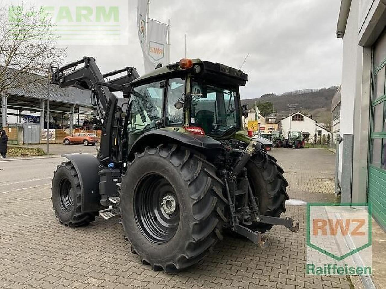 Valtra g135 v schlepper - Трактор: снимка 4 Valtra g135 v schlepper - Трактор: снимка 4