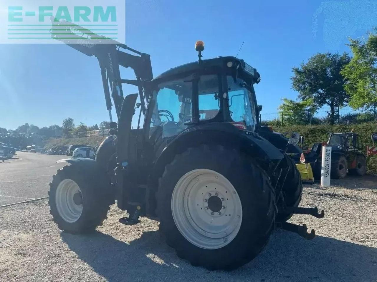Valtra n 134 hitech 5 HiTech - Трактор: снимка 4 Valtra n 134 hitech 5 HiTech - Трактор: снимка 4