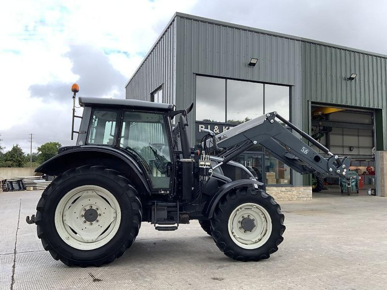 Valtra n103 hi tech (st23719) - Трактор: снимка 2 Valtra n103 hi tech (st23719) - Трактор: снимка 2
