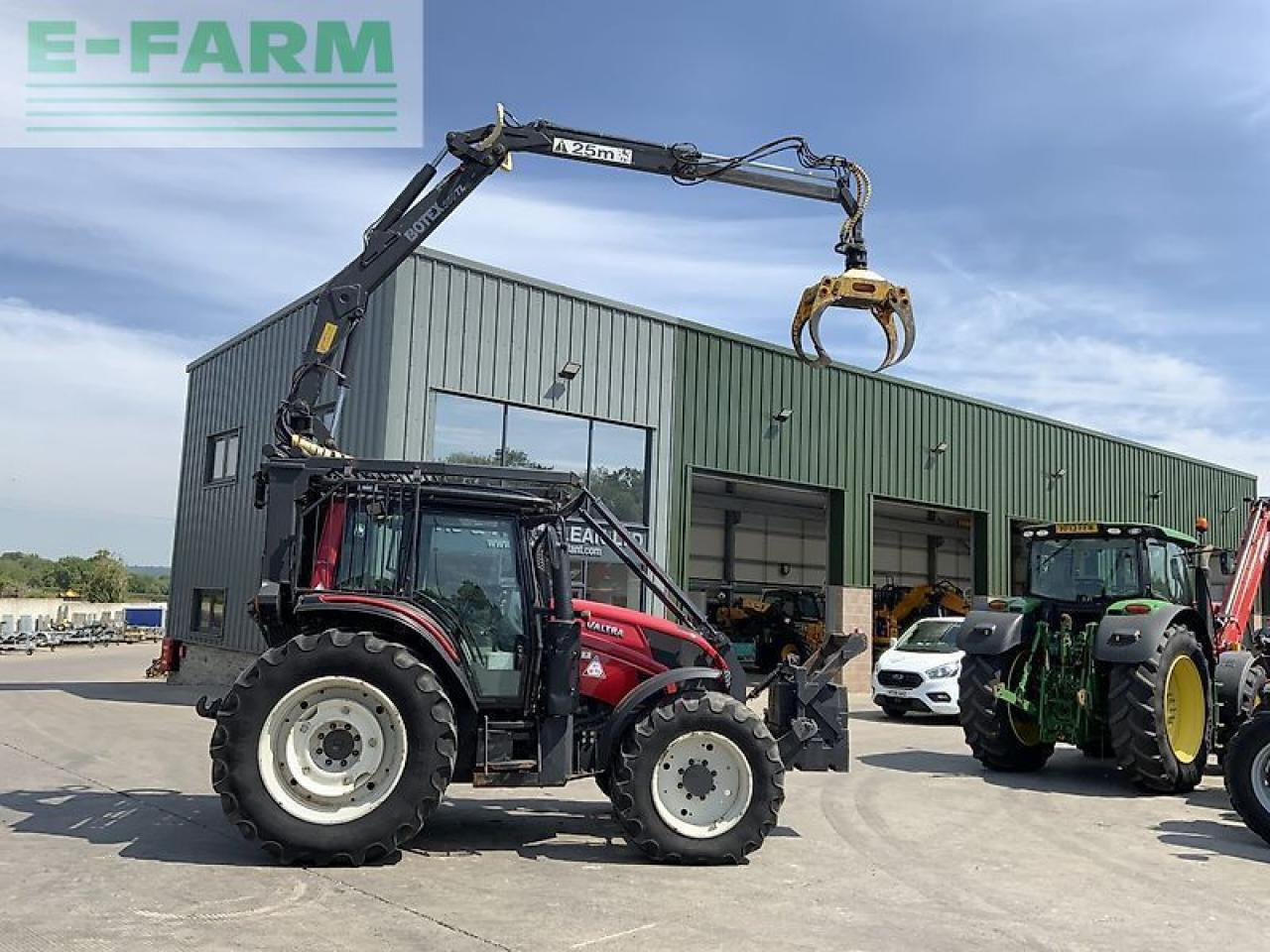 Valtra n123 hi tech tractor with roof mounted botex 560tl crane (st23285) - Трактор: снимка 1 Valtra n123 hi tech tractor with roof mounted botex 560tl crane (st23285) - Трактор: снимка 1