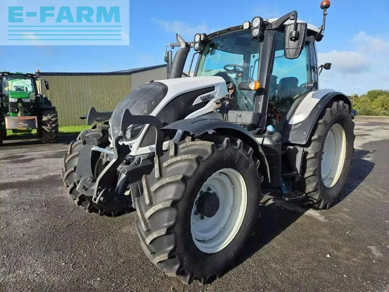 Valtra n124 hitech h5 HiTech - Трактор: снимка 1 Valtra n124 hitech h5 HiTech - Трактор: снимка 1