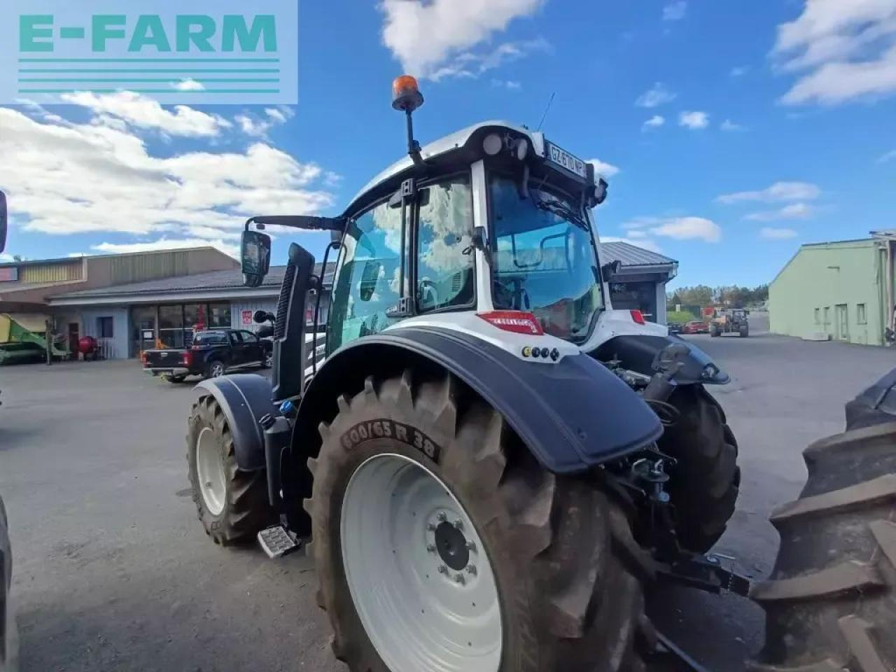 Valtra n135 active Active - Трактор: снимка 4 Valtra n135 active Active - Трактор: снимка 4