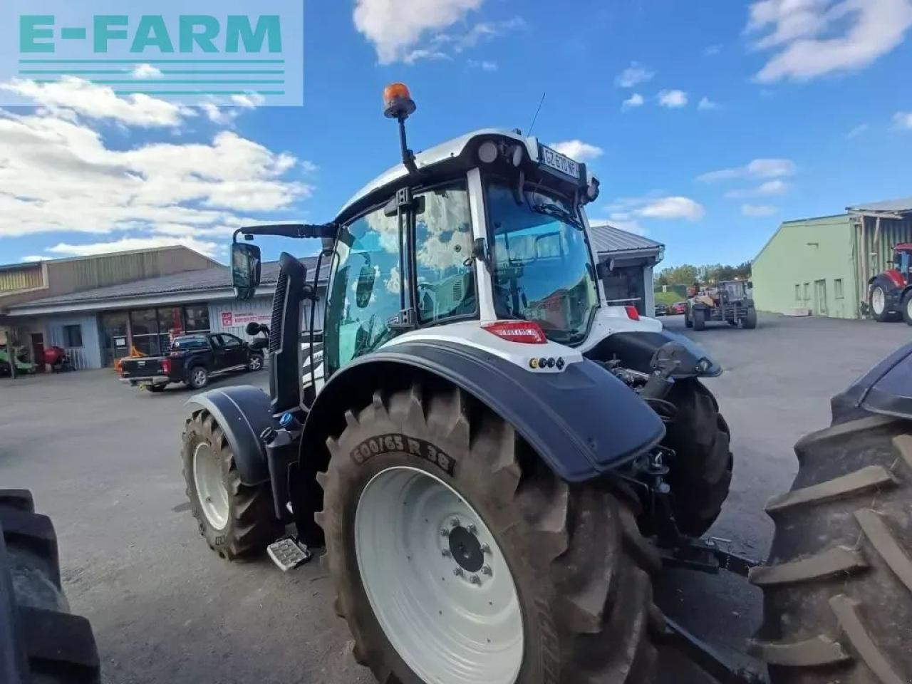 Valtra n135 active Active - Трактор: снимка 3 Valtra n135 active Active - Трактор: снимка 3