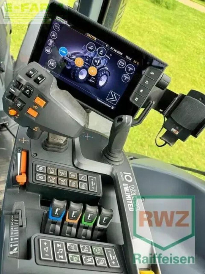 Трактор Valtra q305: снимка 9