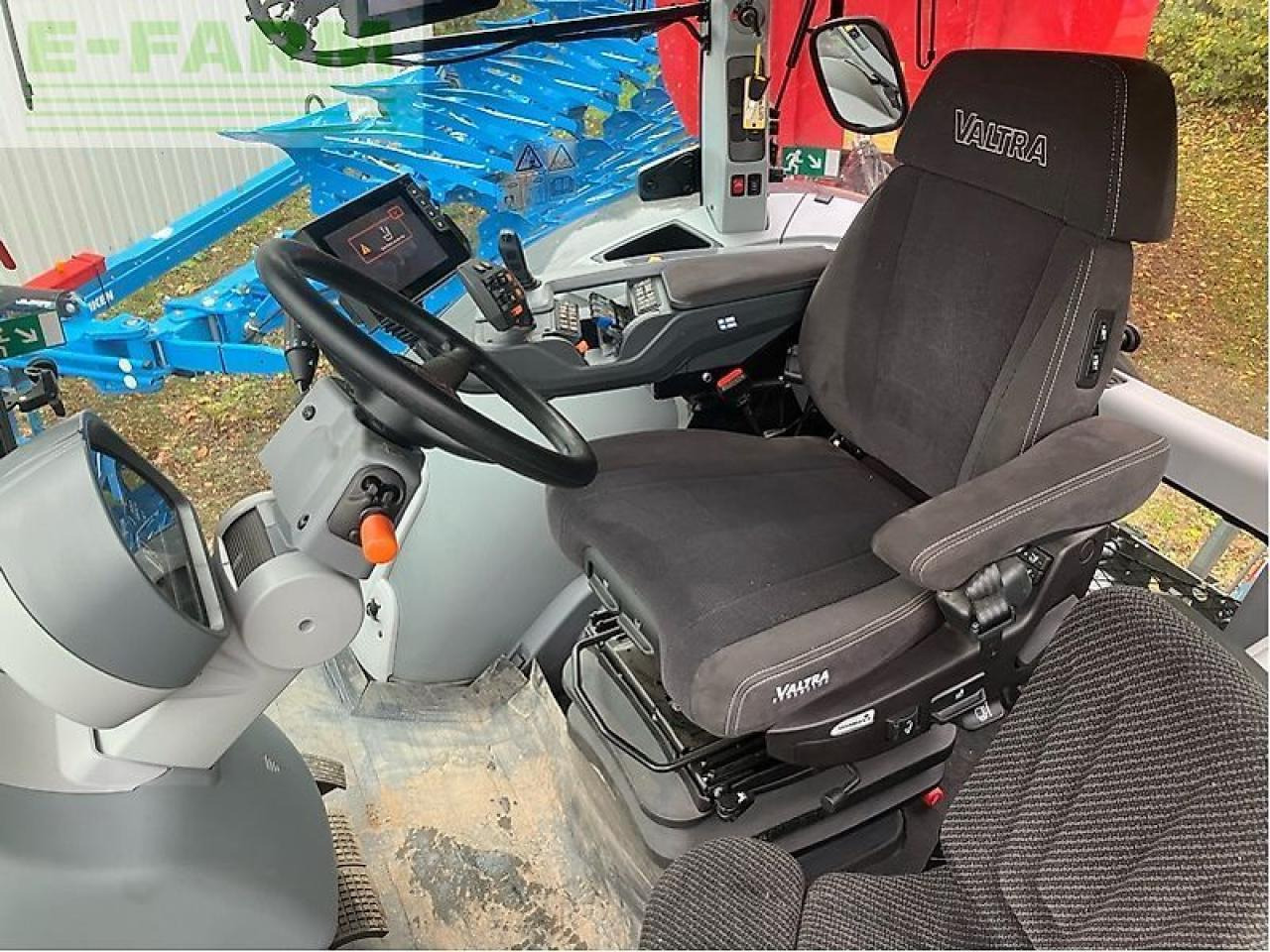 Valtra s354 smarttouch mr19 - Трактор: снимка 4 Valtra s354 smarttouch mr19 - Трактор: снимка 4