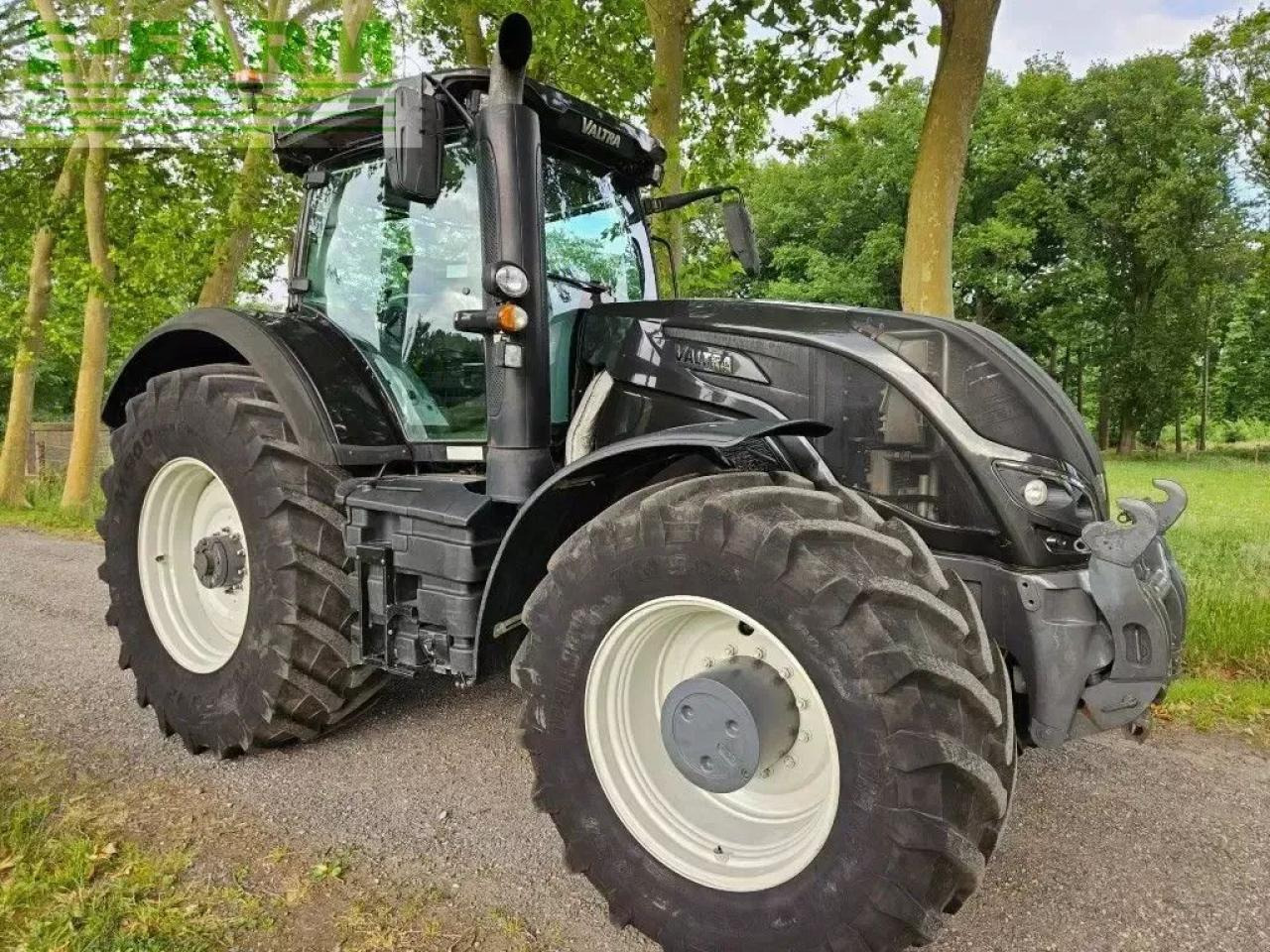 Valtra s394 smarttouch twintrac s274 s294 s324 s354 s374 fendt agco - Трактор: снимка 1 Valtra s394 smarttouch twintrac s274 s294 s324 s354 s374 fendt agco - Трактор: снимка 1