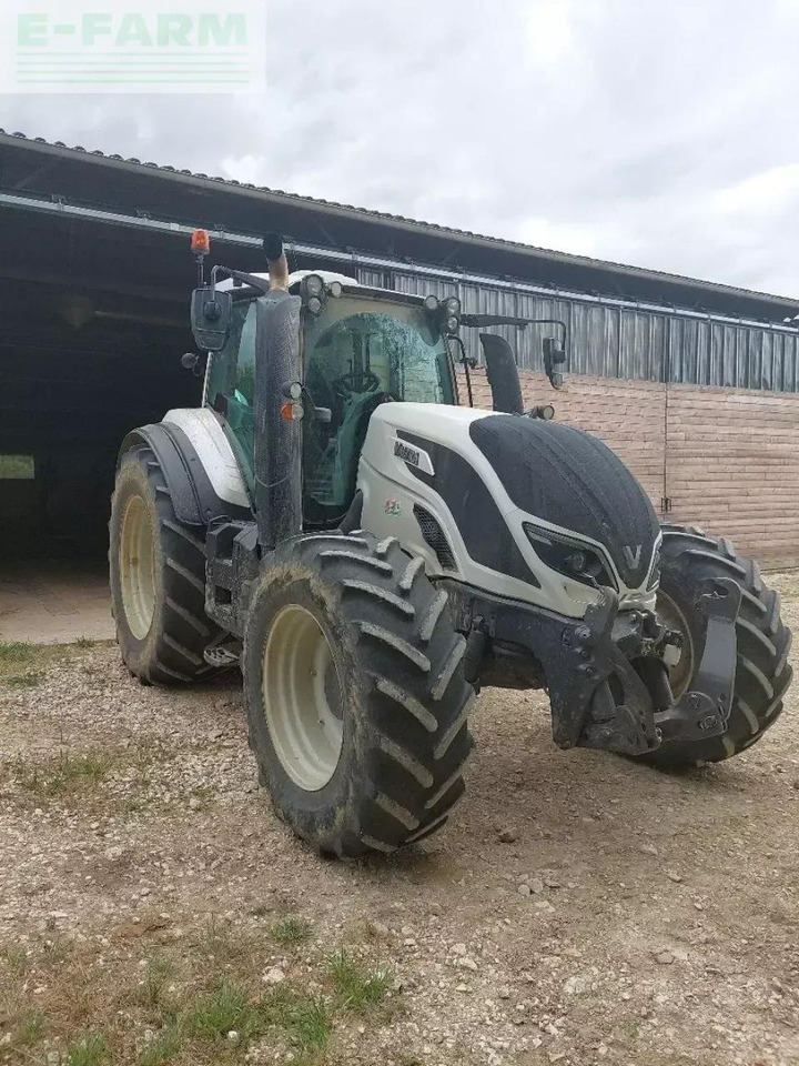 Valtra t 174e d smarttouch - Трактор: снимка 2 Valtra t 174e d smarttouch - Трактор: снимка 2