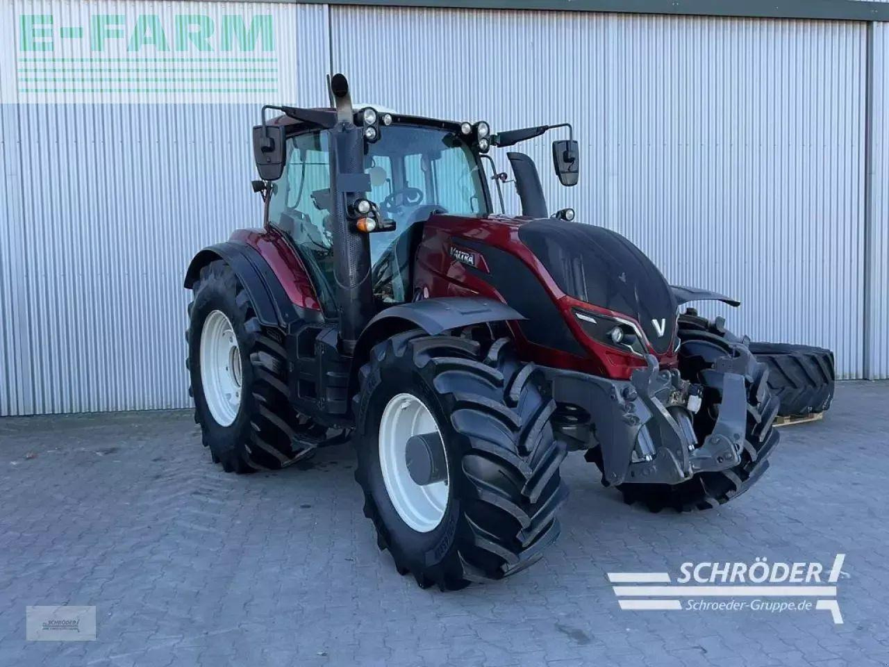 Valtra t 254 v smarttouch - Трактор: снимка 1 Valtra t 254 v smarttouch - Трактор: снимка 1