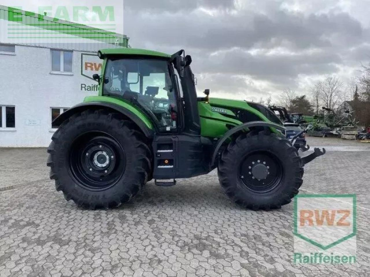 Valtra t235v - Трактор: снимка 2 Valtra t235v - Трактор: снимка 2