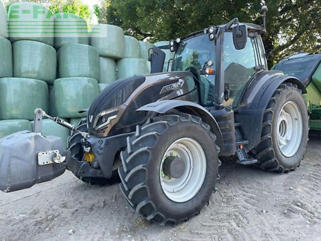 Valtra t235v - Трактор: снимка 2 Valtra t235v - Трактор: снимка 2