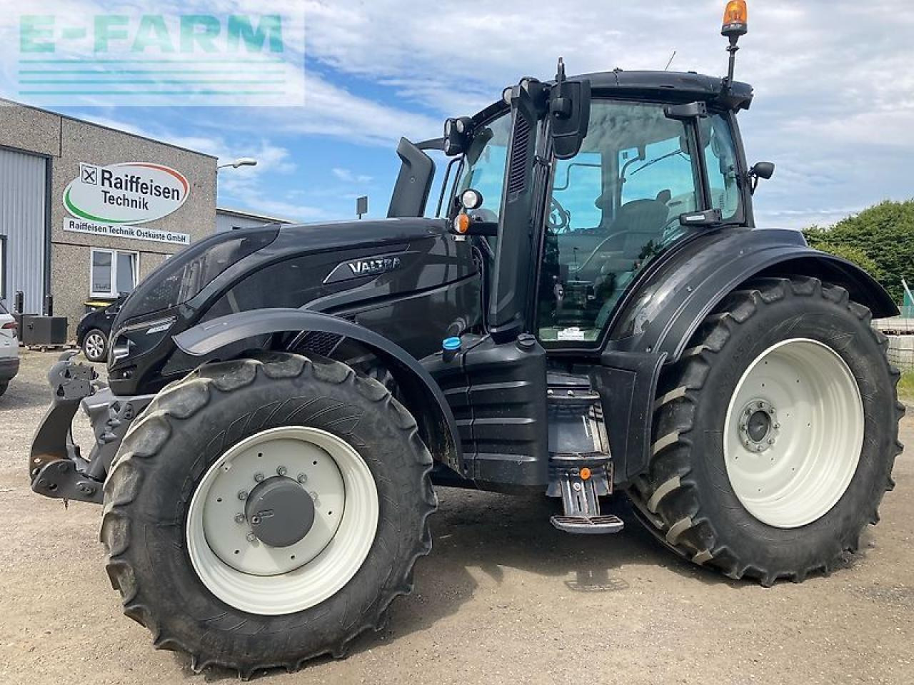 Valtra t254a mr19 - Трактор: снимка 1 Valtra t254a mr19 - Трактор: снимка 1