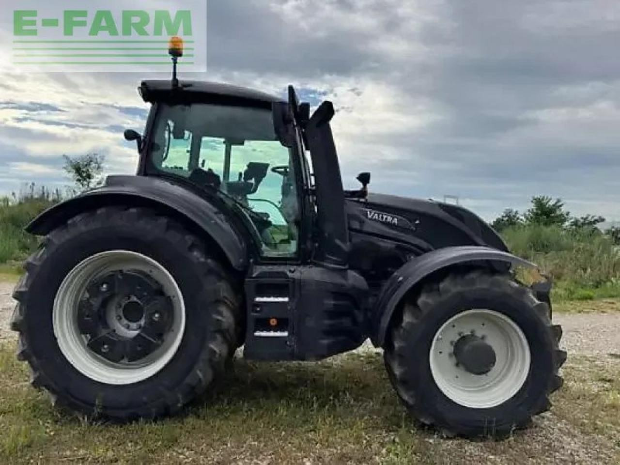 Valtra t254v - Трактор: снимка 4 Valtra t254v - Трактор: снимка 4