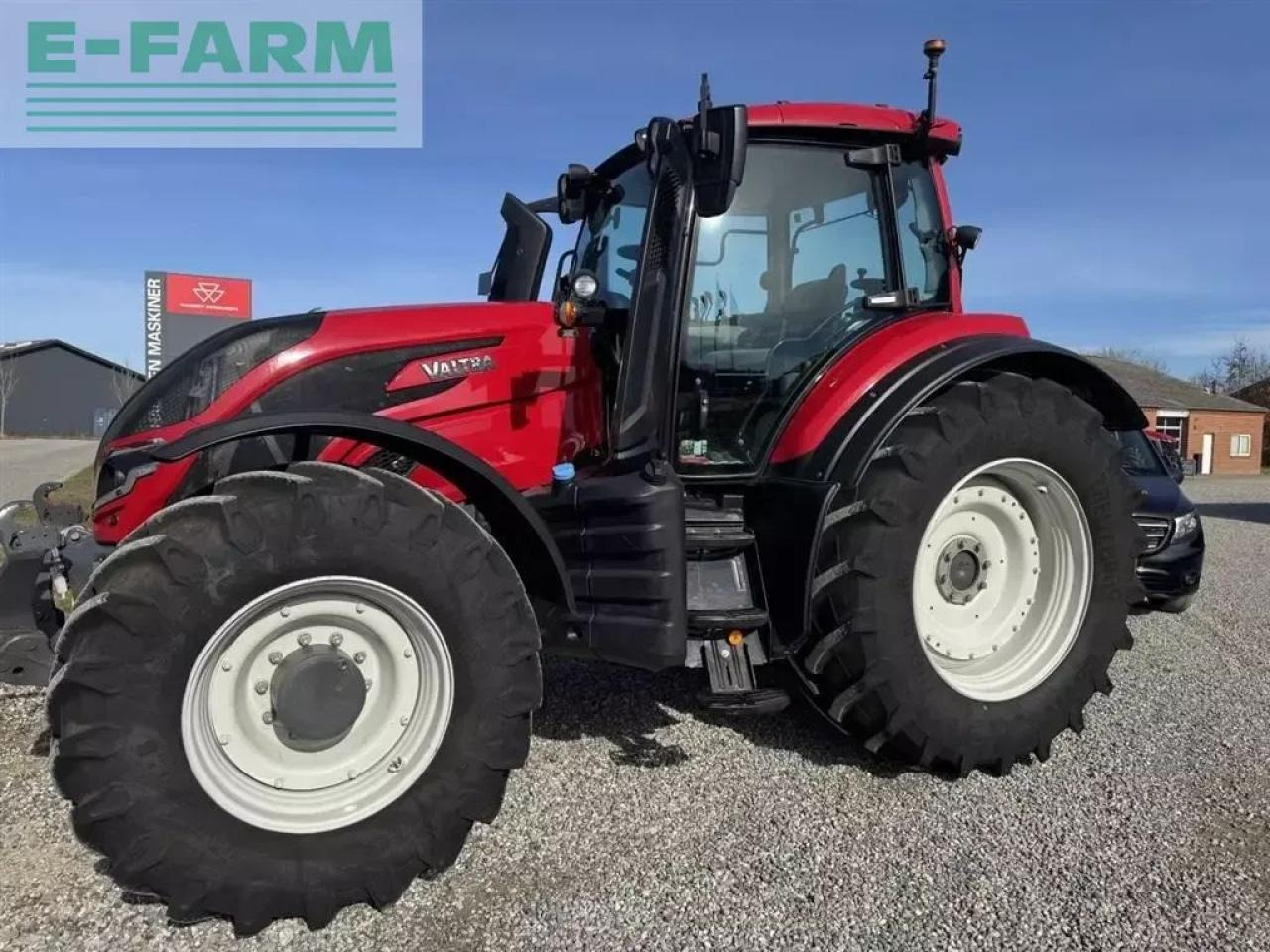 Valtra t255 activ med twin-trac vendbar købine Active - Трактор: снимка 1 Valtra t255 activ med twin-trac vendbar købine Active - Трактор: снимка 1
