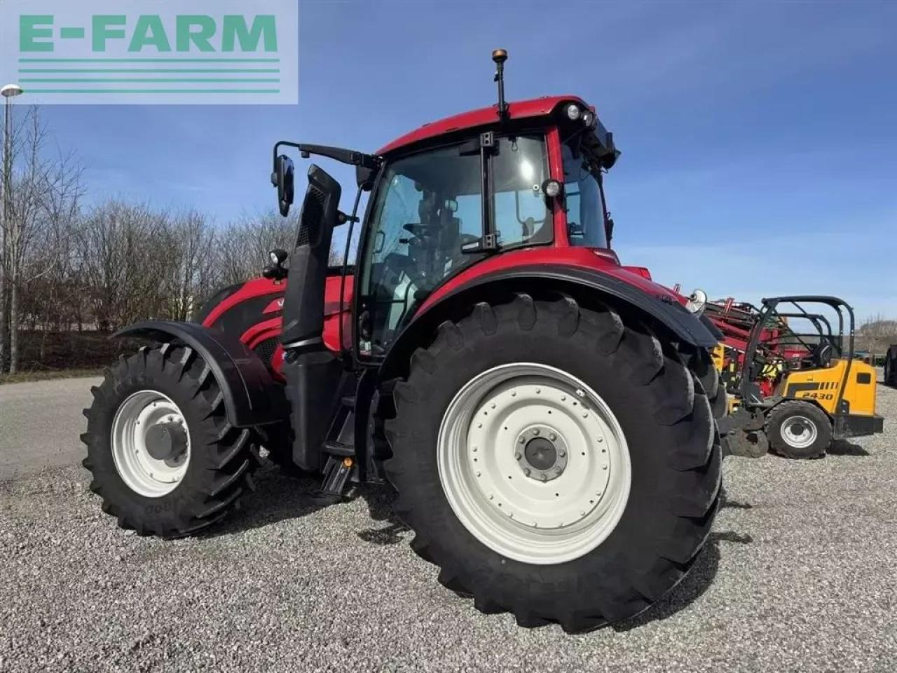 Valtra t255 activ med twin-trac vendbar købine Active - Трактор: снимка 3 Valtra t255 activ med twin-trac vendbar købine Active - Трактор: снимка 3