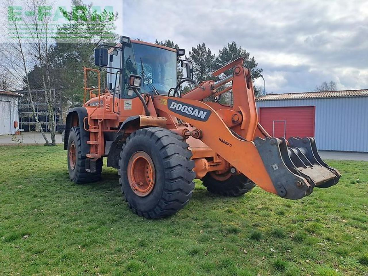 Volvo  - Мини багер: снимка 2 Volvo  - Мини багер: снимка 2