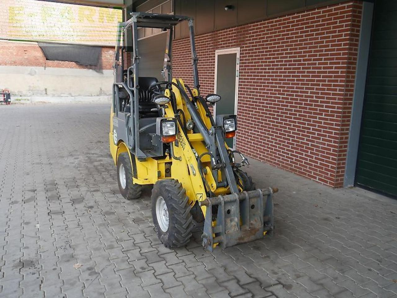 Weidemann wacker wl 20e - Мини багер: снимка 2 Weidemann wacker wl 20e - Мини багер: снимка 2