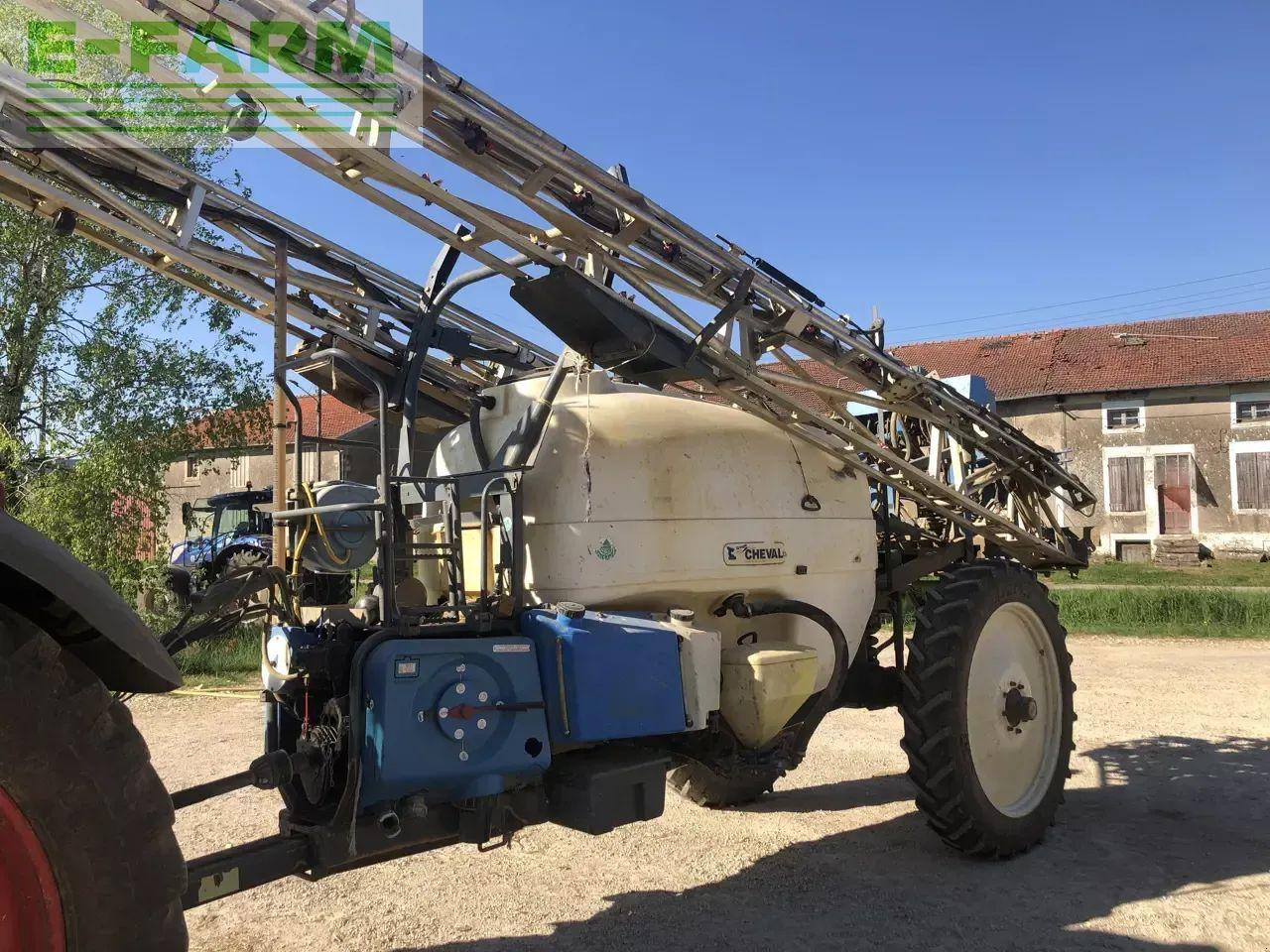 Meteor + 4100 - Прикачна пръскачка: снимка 2 Meteor + 4100 - Прикачна пръскачка: снимка 2