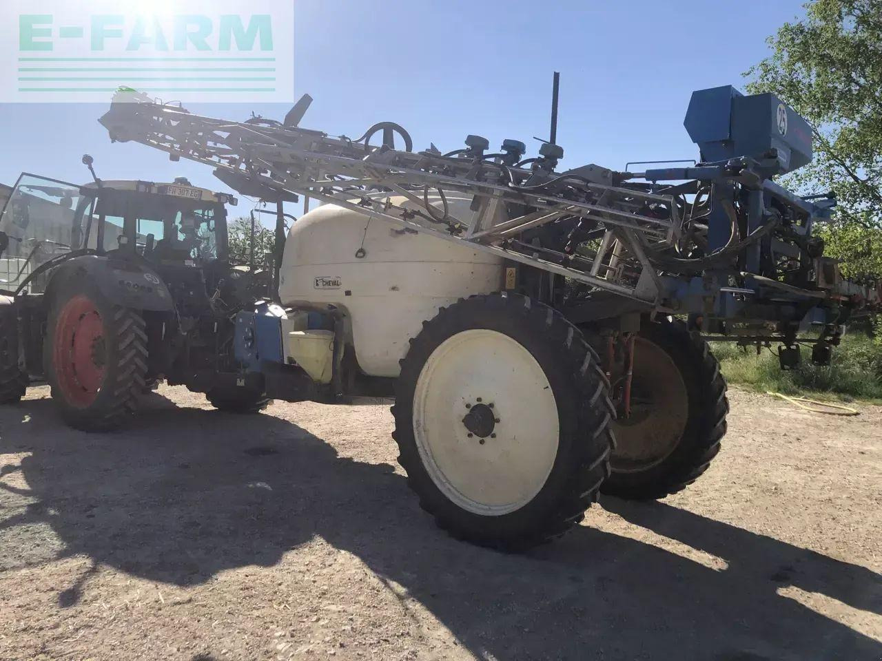 Meteor + 4100 - Прикачна пръскачка: снимка 4 Meteor + 4100 - Прикачна пръскачка: снимка 4