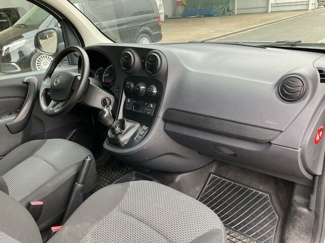 MERCEDES-BENZ Citan 111 Tourer,Klima,Heckflügeltüren,PTS - Пътнически бус: снимка 4 MERCEDES-BENZ Citan 111 Tourer,Klima,Heckflügeltüren,PTS - Пътнически бус: снимка 4