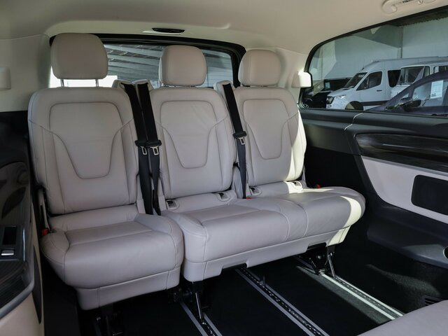 MERCEDES-BENZ EQV 300 Avantgarde Extralang,8Sitze,Leder beige - Пътнически бус, Електрически бус: снимка 4 MERCEDES-BENZ EQV 300 Avantgarde Extralang,8Sitze,Leder beige - Пътнически бус, Електрически бус: снимка 4