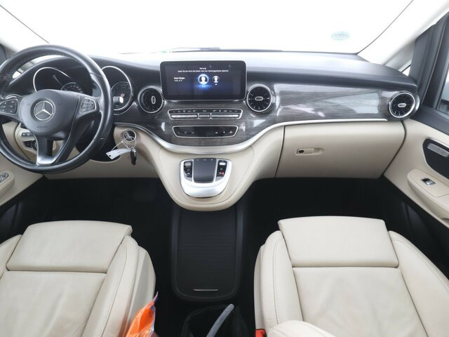 MERCEDES-BENZ EQV 300 Avantgarde Extralang,8Sitze,Leder beige - Микробус, Електробус: снимка 2 MERCEDES-BENZ EQV 300 Avantgarde Extralang,8Sitze,Leder beige - Микробус, Електробус: снимка 2