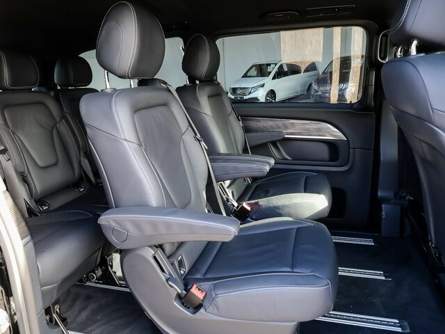 MERCEDES-BENZ EQV 300 Avantgarde Line,lang,7Sitze,2xKlima,LED... - Микробус, Електробус: снимка 4 MERCEDES-BENZ EQV 300 Avantgarde Line,lang,7Sitze,2xKlima,LED... - Микробус, Електробус: снимка 4