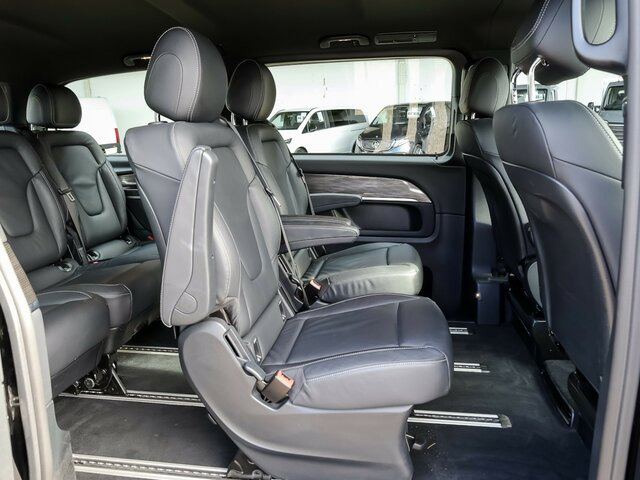 MERCEDES-BENZ EQV 300 Avantgarde Line,lang,7Sitze,2xKlima,LED... - Микробус, Електробус: снимка 4 MERCEDES-BENZ EQV 300 Avantgarde Line,lang,7Sitze,2xKlima,LED... - Микробус, Електробус: снимка 4