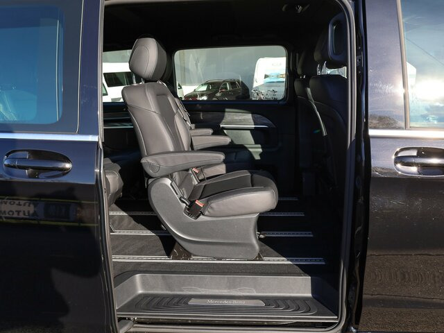 MERCEDES-BENZ EQV 300 Avantgarde Line,lang,7Sitze,2xKlima,LED... - Микробус, Електробус: снимка 4 MERCEDES-BENZ EQV 300 Avantgarde Line,lang,7Sitze,2xKlima,LED... - Микробус, Електробус: снимка 4