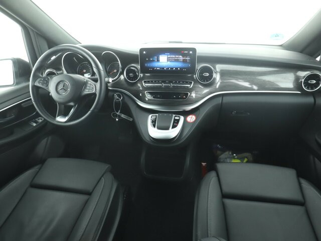 MERCEDES-BENZ EQV 300 Avantgarde Line,lang,7Sitze,2xKlima,LED - Пътнически бус, Електрически бус: снимка 2 MERCEDES-BENZ EQV 300 Avantgarde Line,lang,7Sitze,2xKlima,LED - Пътнически бус, Електрически бус: снимка 2