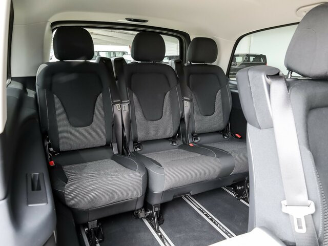 MERCEDES-BENZ EQV 300 Extralang,8Sitze,2elektr.Schiebetür,LED - Микробус, Електробус: снимка 4 MERCEDES-BENZ EQV 300 Extralang,8Sitze,2elektr.Schiebetür,LED - Микробус, Електробус: снимка 4