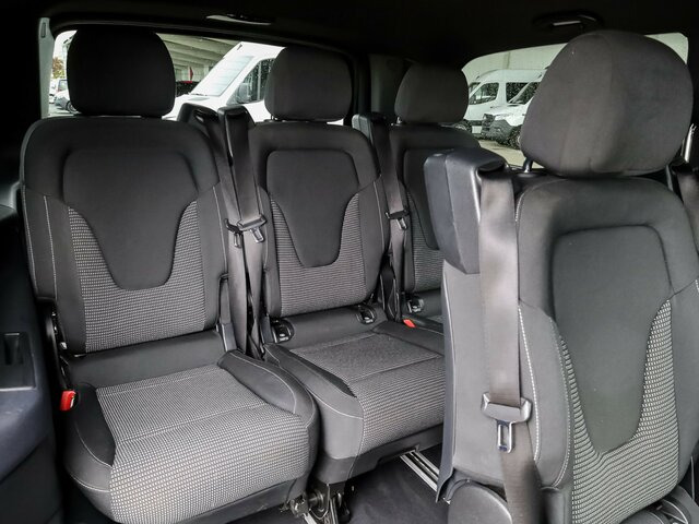 MERCEDES-BENZ EQV 300 ang,8Sitzer,2xSchiebetür,360°Kamera... - Пътнически бус, Електрически бус: снимка 4 MERCEDES-BENZ EQV 300 ang,8Sitzer,2xSchiebetür,360°Kamera... - Пътнически бус, Електрически бус: снимка 4