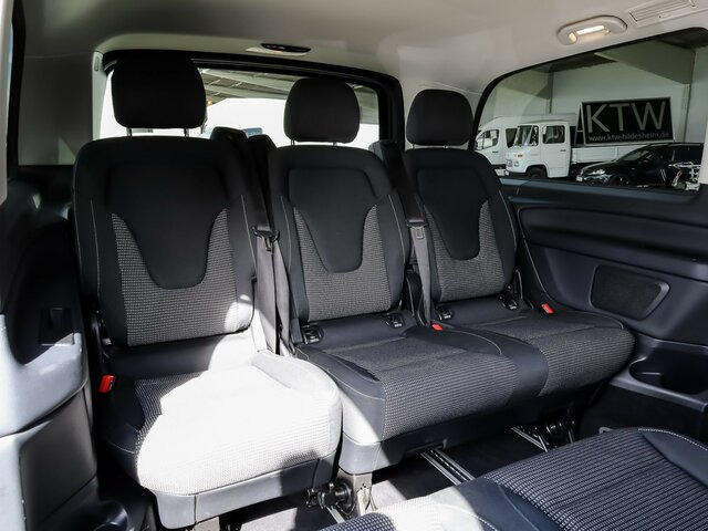 MERCEDES-BENZ EQV 300 lang,7Sitze,2xKlima,2xSchiebetür el.,LED... - Пътнически бус, Електрически бус: снимка 4 MERCEDES-BENZ EQV 300 lang,7Sitze,2xKlima,2xSchiebetür el.,LED... - Пътнически бус, Електрически бус: снимка 4