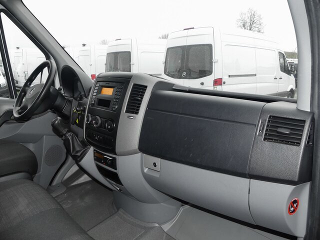 MERCEDES-BENZ Sprinter 311 CDI DOKA Pritsche,AHK,Standheizung - Бордови бус, Бус с двойна кабина: снимка 2 MERCEDES-BENZ Sprinter 311 CDI DOKA Pritsche,AHK,Standheizung - Бордови бус, Бус с двойна кабина: снимка 2