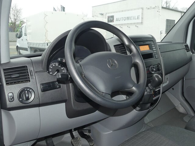 MERCEDES-BENZ Sprinter 311 CDI DOKA Pritsche,AHK,Standheizung - Бордови бус, Бус с двойна кабина: снимка 4 MERCEDES-BENZ Sprinter 311 CDI DOKA Pritsche,AHK,Standheizung - Бордови бус, Бус с двойна кабина: снимка 4