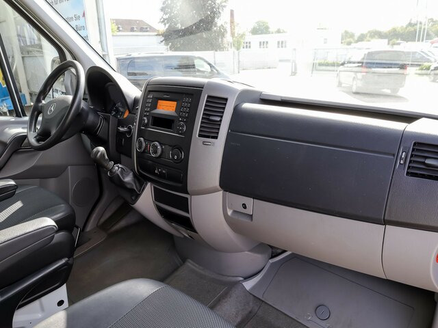 MERCEDES-BENZ Sprinter 316CDI DOKA,Allrad,AHK,Standhzg. - Брезентов бус, Бус с двойна кабина: снимка 3 MERCEDES-BENZ Sprinter 316CDI DOKA,Allrad,AHK,Standhzg. - Брезентов бус, Бус с двойна кабина: снимка 3