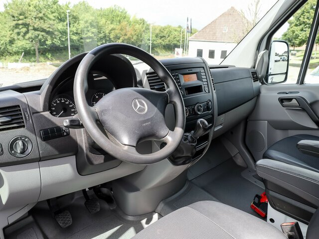 MERCEDES-BENZ Sprinter 316CDI DOKA,Allrad,Klima,Standhzg. - Брезентов бус, Бус с двойна кабина: снимка 4 MERCEDES-BENZ Sprinter 316CDI DOKA,Allrad,Klima,Standhzg. - Брезентов бус, Бус с двойна кабина: снимка 4